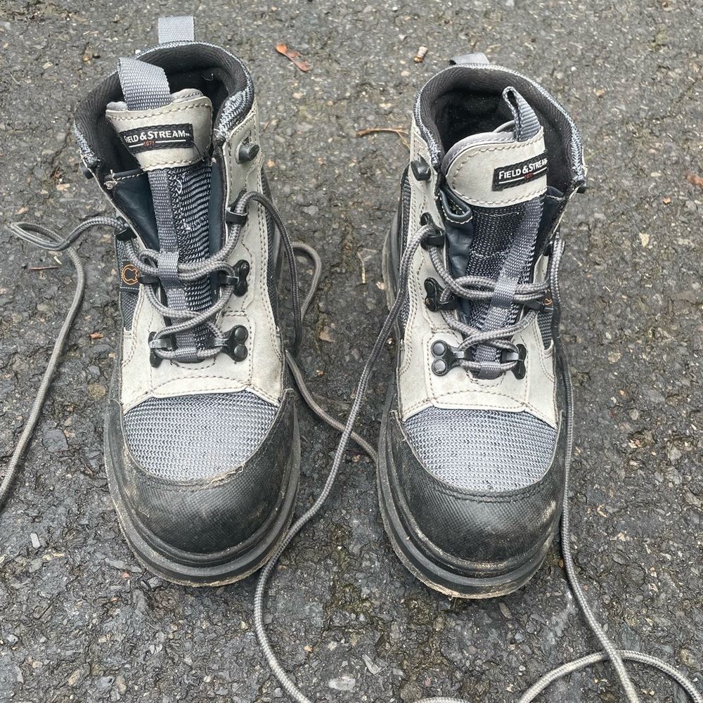 Field & Stream felt bottom wading boots